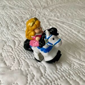 Klip Klop Little People Princess Aurora Sleeping Beauty Disney Fisher Price